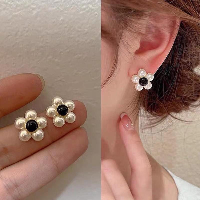 Elegant French Pearl Flower Stud Earrings: Unique, Fashionable, Versatile, Ladylike Ear Accessories