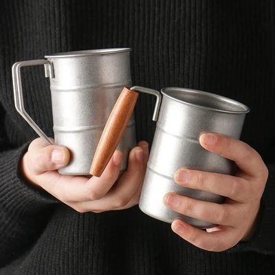 Caneca de acampamento ao ar livre 370ML 304 Aço inoxidável portátil Retro Caneca de cerveja Café com alça Criativo Piquenique Viagem Drinkware