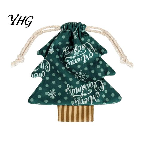 Lightweight Fabric Pouches Christmas Tree Shaped Gift Bags with Drawstring, Reusable Holiday Bags, Drawstring Storage Winter Goodie for Present