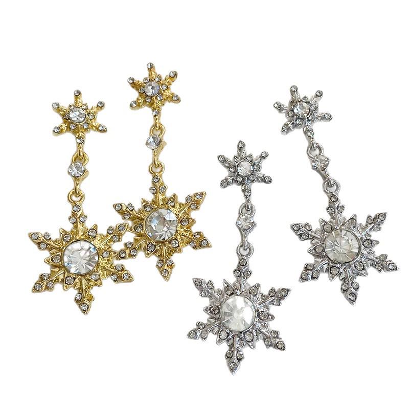 Exquisite Snowflake Stud Earrings - High-End, Unique Fashion for Women, Perfect for Autumn & Winter