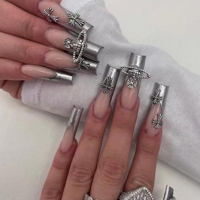 24ks/sada Quick Nails Francouzský diamant řiditelný se stříbrným lemem Nálepka s falešnými Nials Nositelná vodotěsná manikúra Hotové nehty