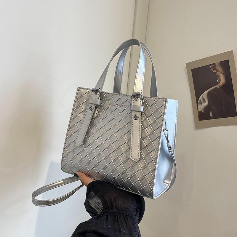 Large Capacity Bag Women's New Style of Texture and Fashionable Work Simple Commuting Bag One Shoulder Small Square Bag Trendy