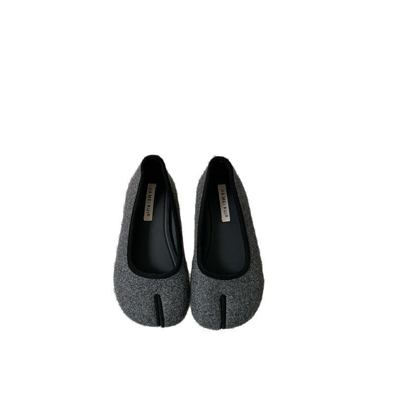 Grandma shoes women's autumn flat bottom 2025 new shallow mouth fake split toe pig's trotters single shoes one pedal with skirt Doudou shoes