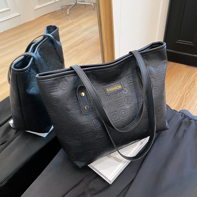 

Large capacity simple women s bag new fashion casual high texture shoulder armpit bag commuter versatile handbag