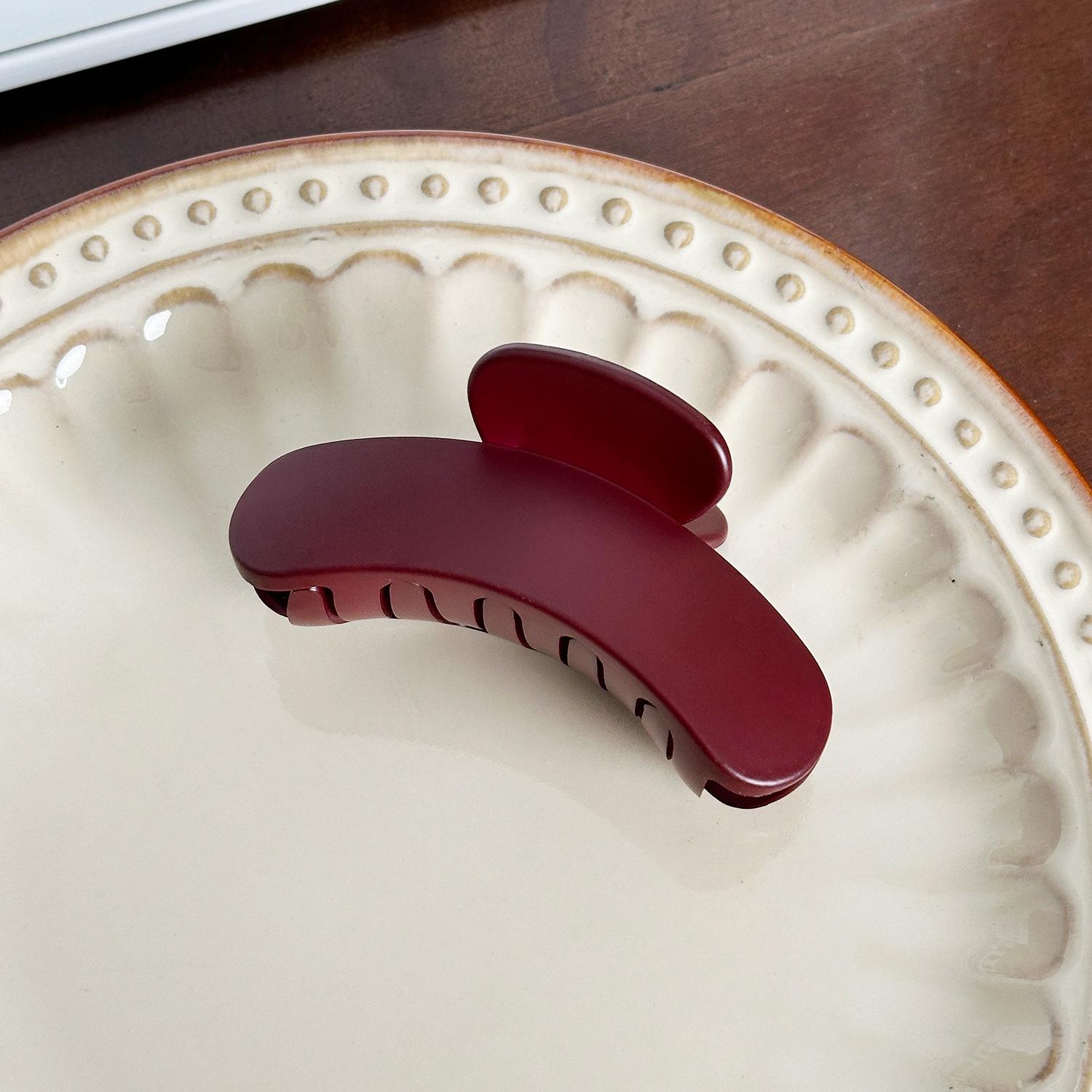 

Fashionable Large Hair Claw Clip For Women With Unique Shapes And Elegant Options Color Red Curve