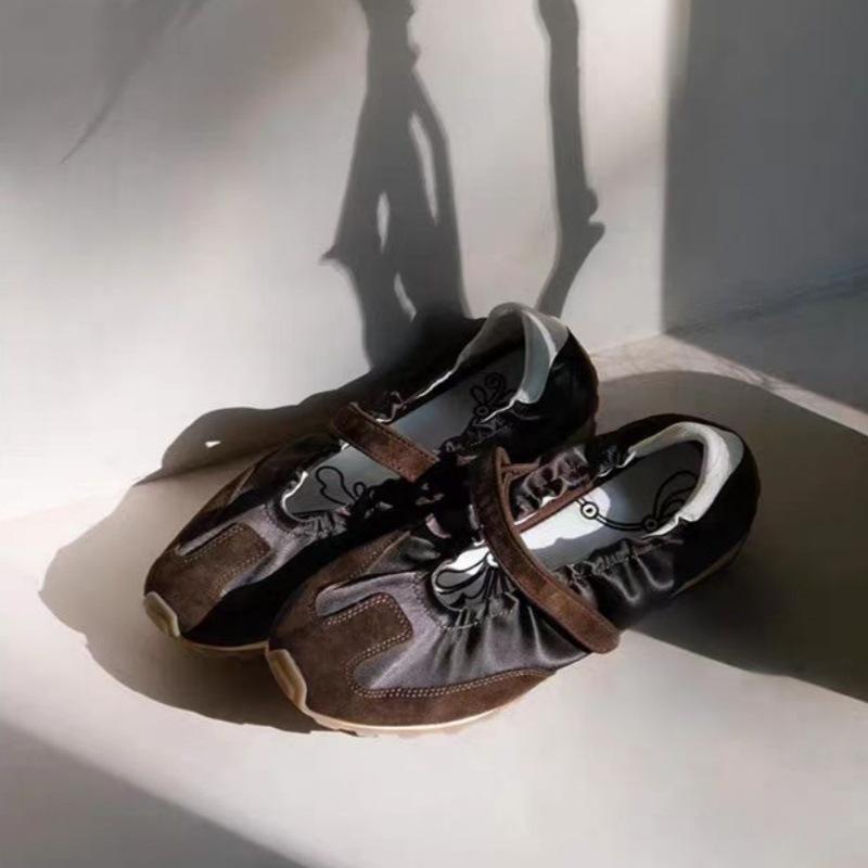 

Height-increasing red Mary Jane shoes women s 2025 spring and autumn new retro ballet fashion training shoes thin-soled sports and leisure shoes 40
