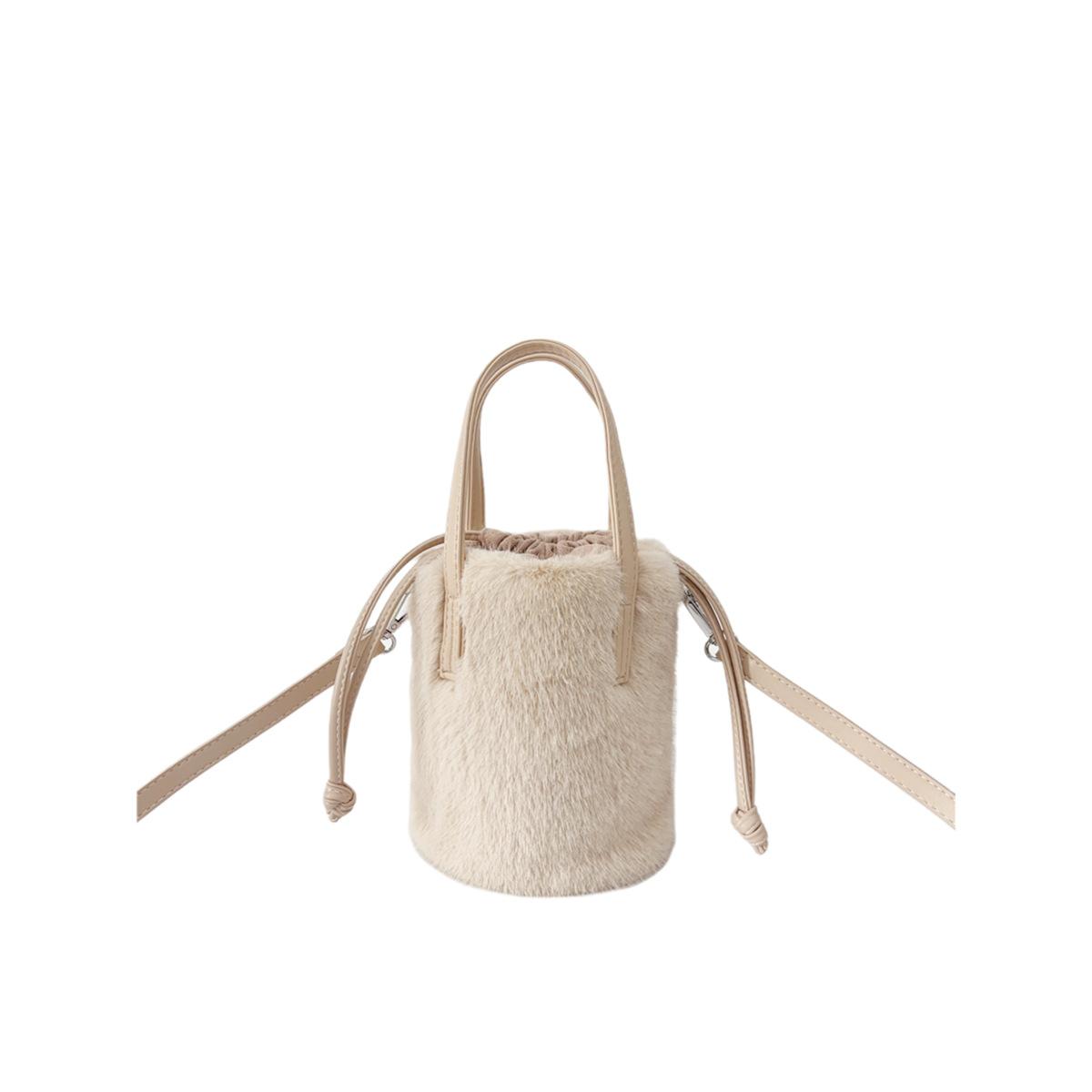 

Faux Fur Ladies Bucket Bags Women s Winter Fluffy Female Drawstring Shoulder Crossbody Bag Soft Furry Plush Small Handbags Purse 14x28x14cm абрикосовий