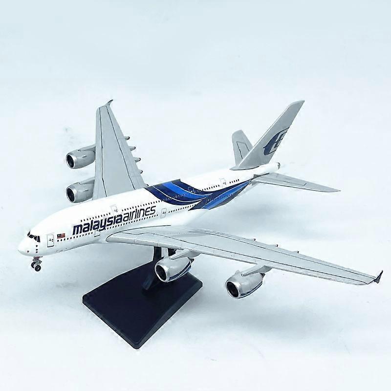 Diecast 1/400 Scale Malaysia Airlines Airbus A380 Alloy Material Simulation Passenger Aircraft Model Souvenir Ornament Toys