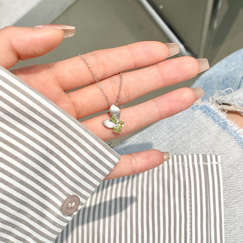 S925 Sterling Silber gebürstete Textur Schmetterling Halskette Wassertropfenform Naturkristallstein Leichter Luxus Tägliche Accessoires Schmuck Geschenk