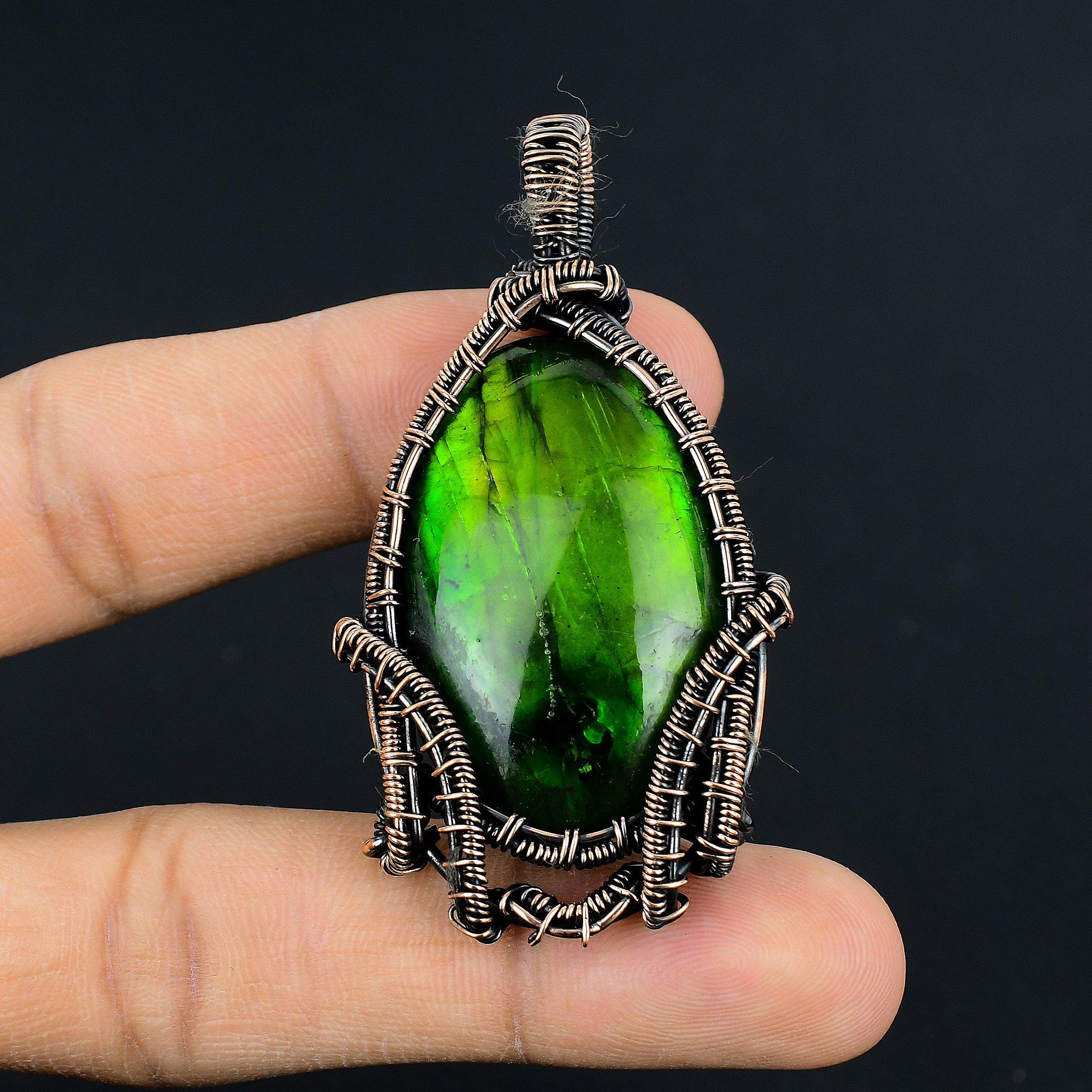 

Подвеска из лабрадорита с зелёной вспышкой, ювелирное изделие из драгоценного камня, подвеска с обмоткой из медной проволоки 999 пробы, украшение ручной работы, подвеска с камнем-талисманом, подарок для него 2.55 Inches