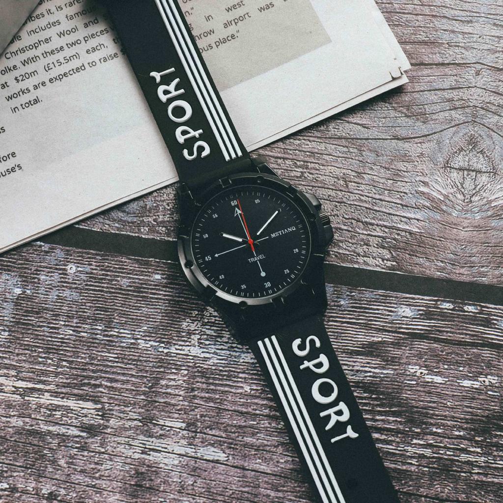 Fashion Men'S Watch Junior High School Student Couple Trend Retro Style Outdoor Sports Watch