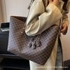 High-end Tote Bag Women's Large Capacity 2025 New Bag Women's Winter Retro Shoulder Bag Commuter Handbag
