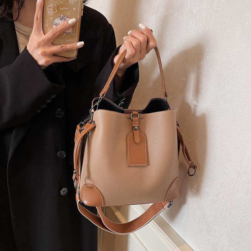 Autumn and winter large-capacity portable bucket bag splicing shoulder messenger bag texture fashionable tote bag women