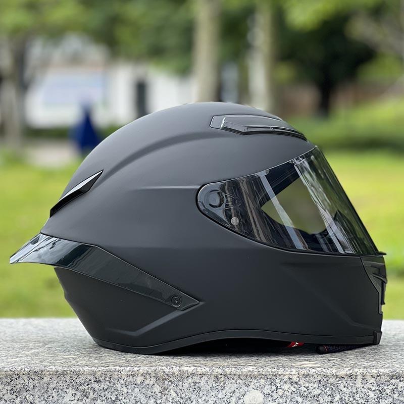 Matte Black Color Helmet Men and Women Motorcycle Helmet Casco Winter Season ECE Approved Unisex Full Face Helmet