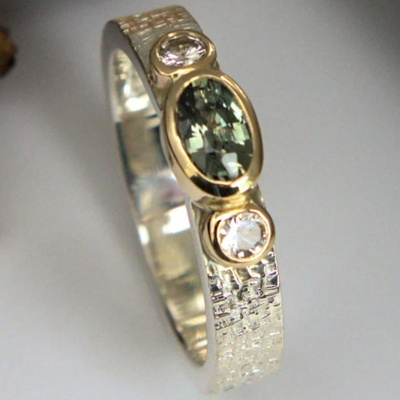 Retro Geometric Oval Olive Green Zircon Simple Ring Suitable for Women and Men for Daily Wear, Party Anniversary Couple Gift