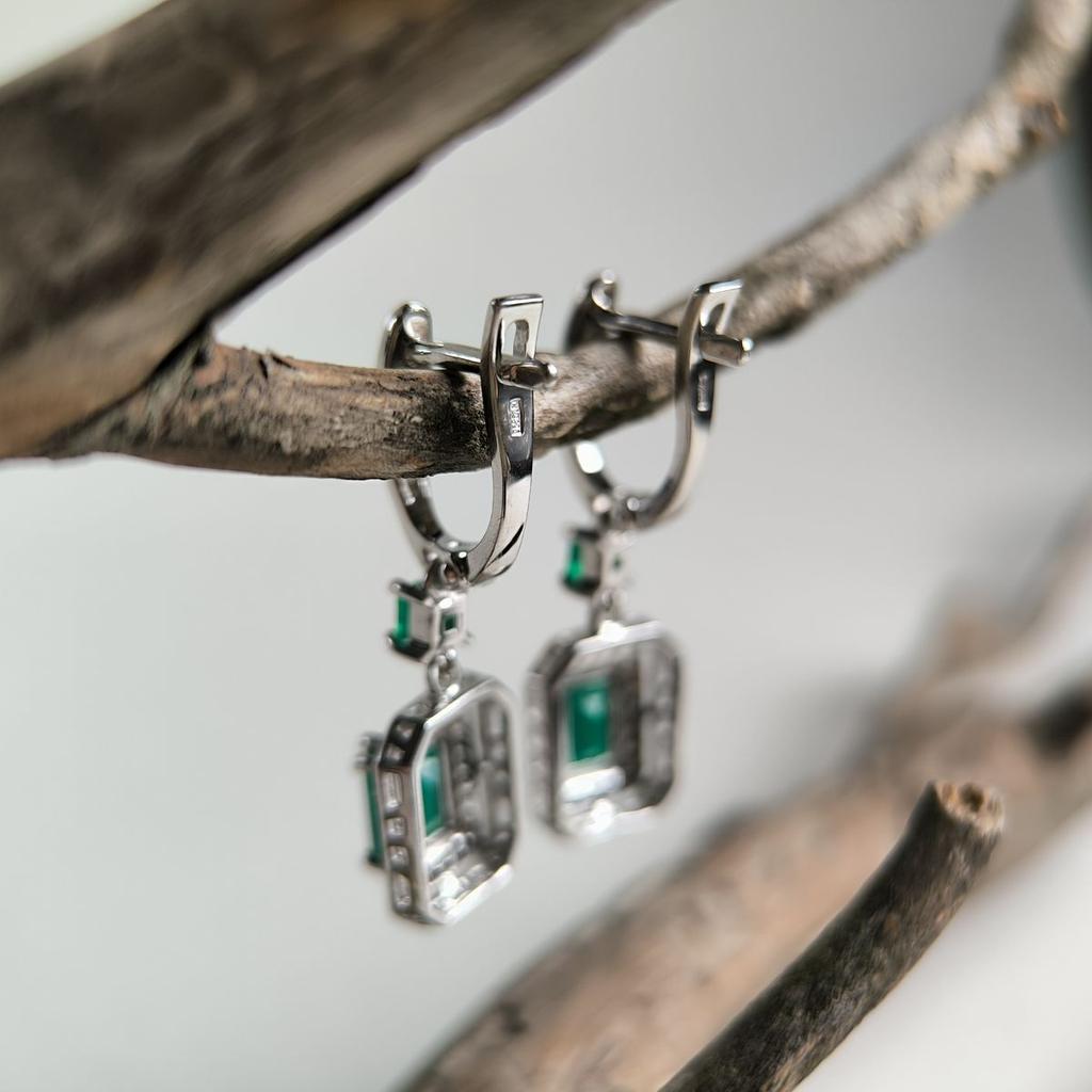 Silver Earrings with Natural Agate 2.617ct, Cubic Zirconia (2197287)