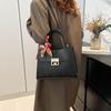 Bag Women's New Niche Fashion Large-capacity Tote Bag Personalized Women's Handbag Elegant Temperament Women's Bag