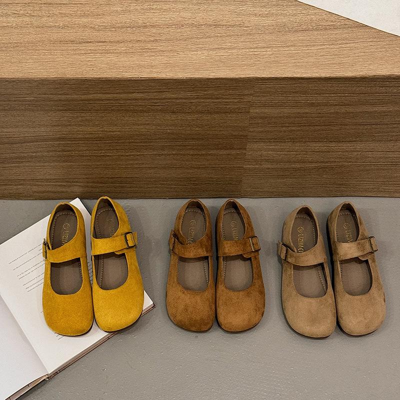 Korean version of retro round head shallow mouth matte single shoes women's summer 2025 new one-word strap flat Mary Jane shoes