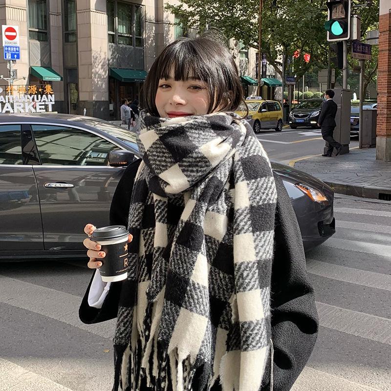 European and American style winter high sense thickened black and white plaid scarf female tassel warm Korean version shawl male wholesale