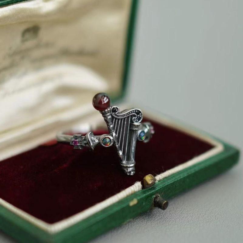 Fashionable Unique And Open Design Copper Ring For Women With Geometric Details Gemstone