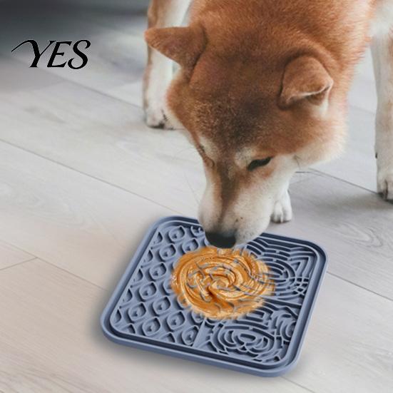 Pet Feeding Slow Down Mat Food with Suction Cups, Four-Zone Tray for Cup Eating Anxiety Relief, Non-Slip Silicone Lick Dogs And Cats Bite-resistant