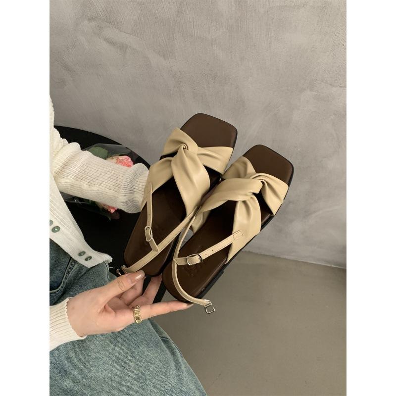 2025 Spring and Autumn New Fashion Versatile Flat Sandals Women's Outerwear Versatile French with Skirts Vintage Rome