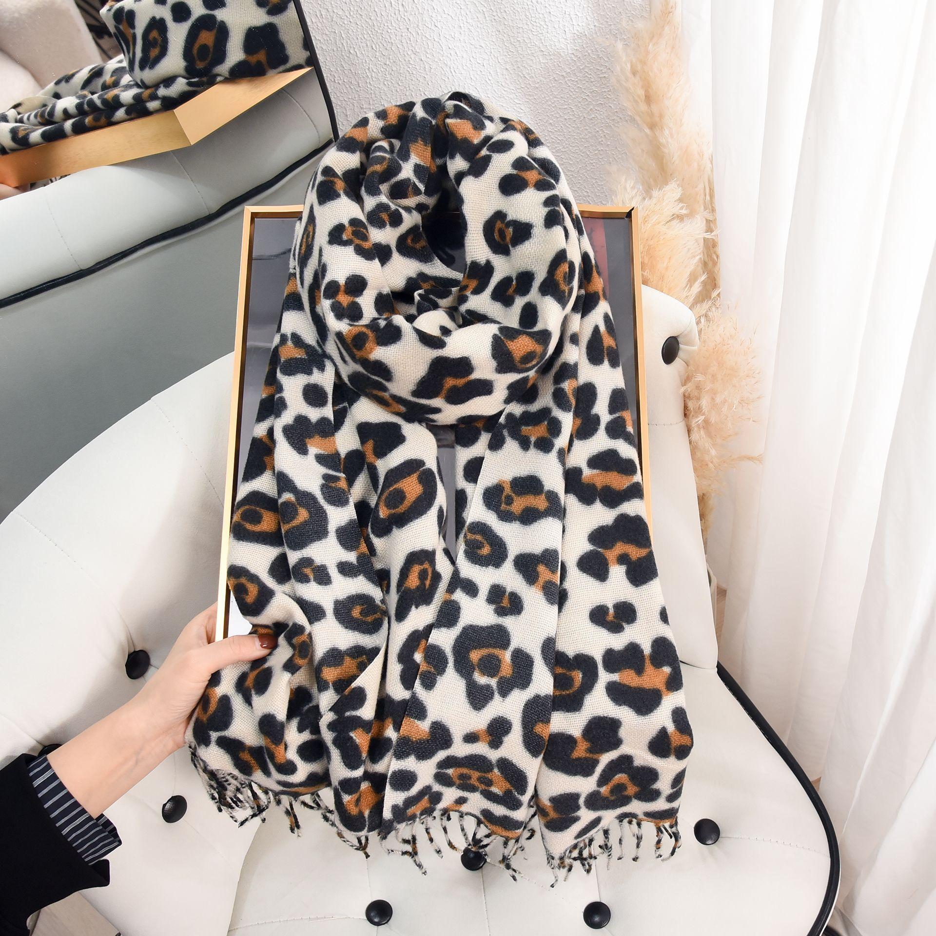 

Retro Style High end Leopard Print Scarf Autumn and Winter Women s Fashionable Temperament Warm Imitation Cashmere Tassel Shawl 67*180cm