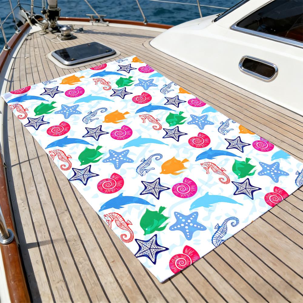 Vibrant Underwater Creatures Beach Towel – Soft Absorbent Microfiber with Seahorse & Seashell Print for Summer