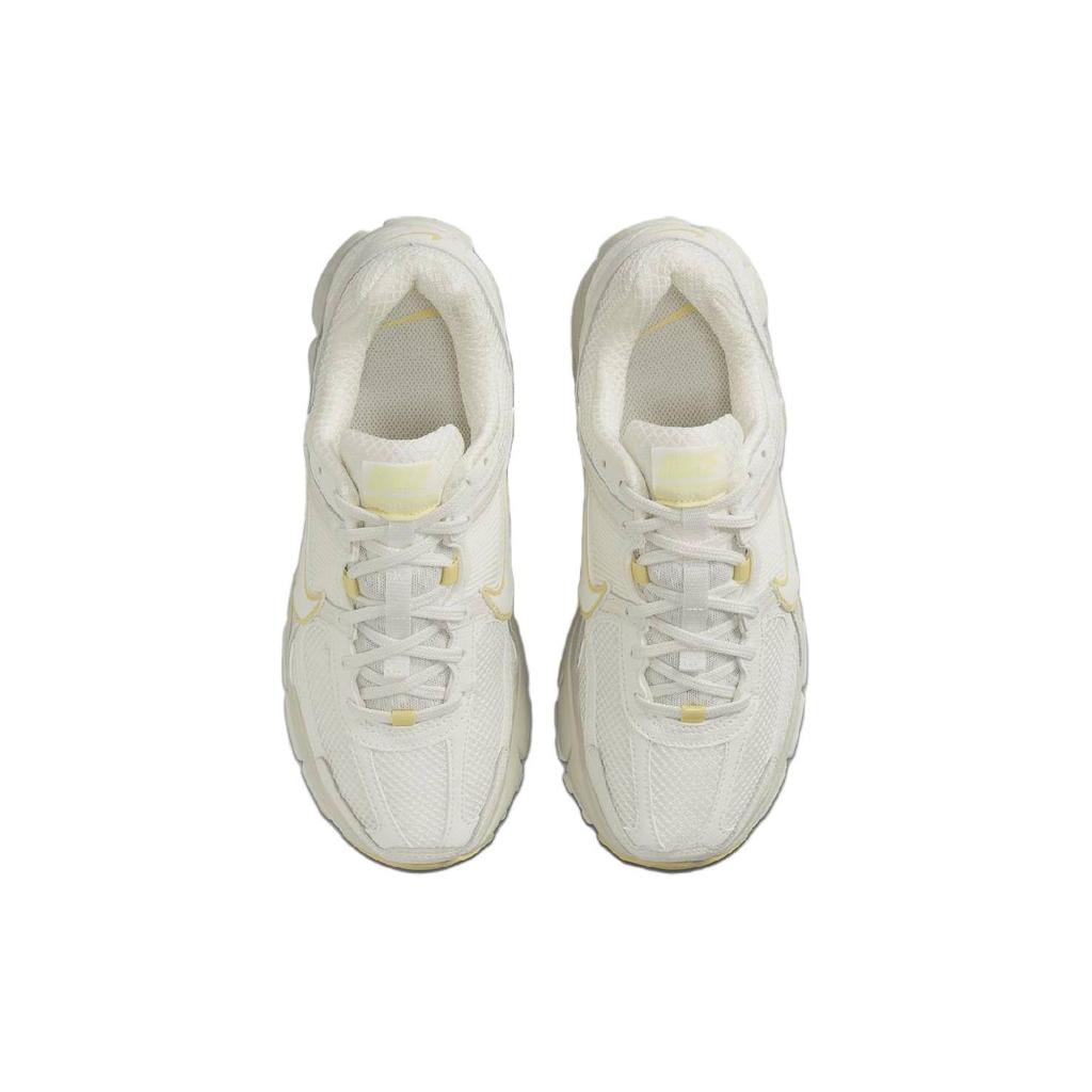 Nike Air Zoom Vomero 5 Sail Soft Yellow Damen Sneaker Creme Blass-Elfenbein HJ3846-133