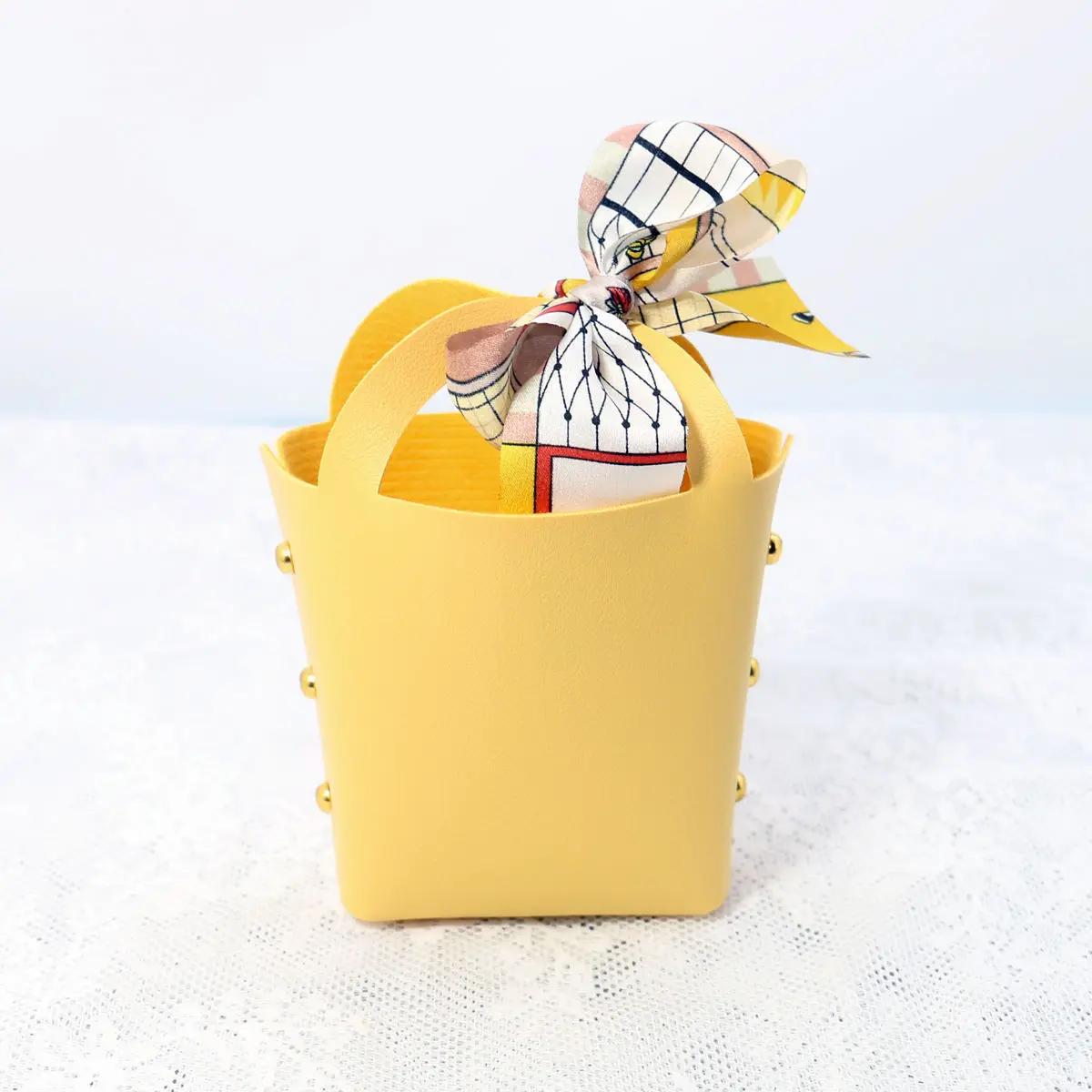 

10PCS Distribute Leather Gift Bags Wedding Favour Bag for Guest Mini Handbag with Ribbon Candy Packaging Box Party Decor 15x5x10cm