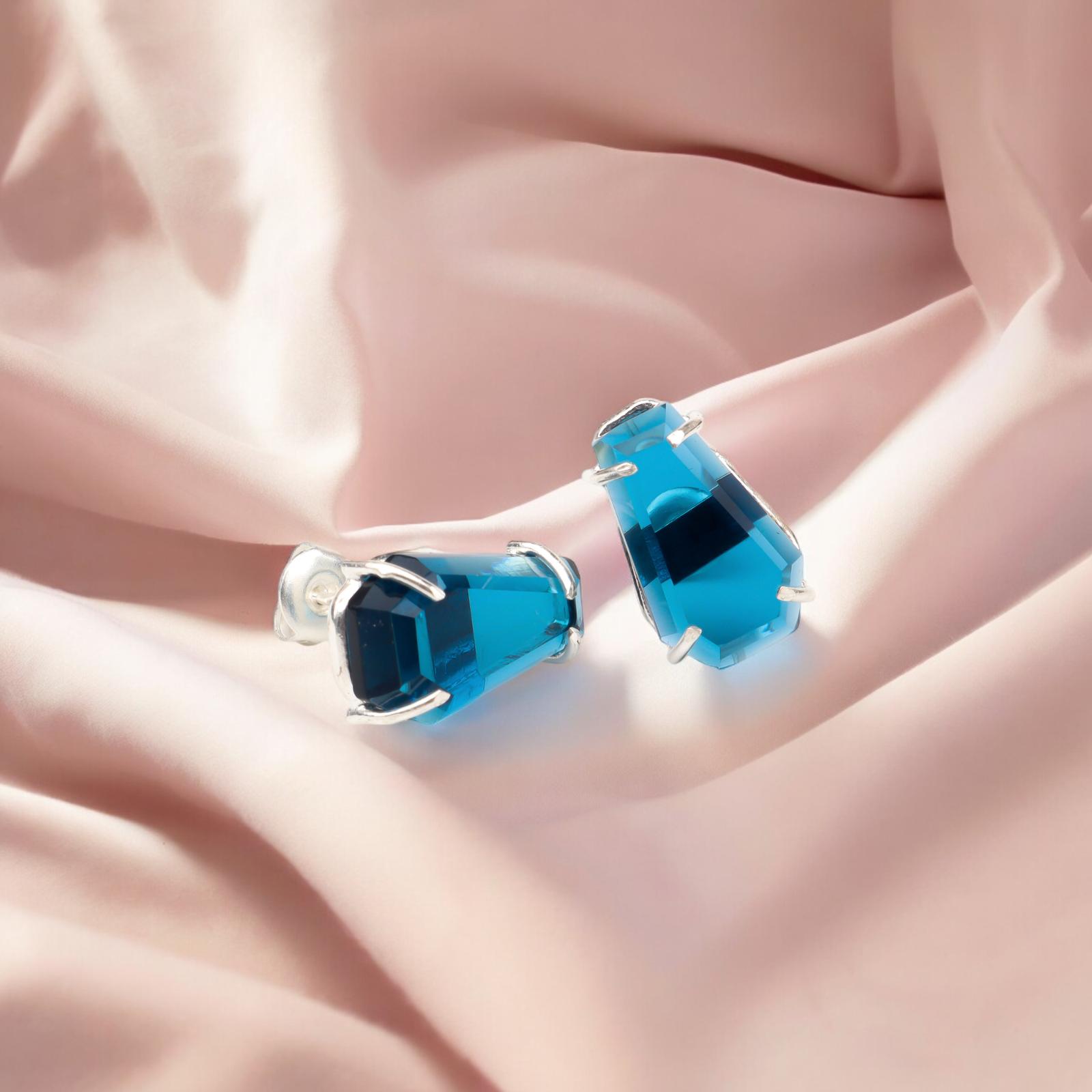 

Редкий лондонский голубой топаз драгоценный камень 925 стерлинговое серебро ювелирные изделия ручной работы пусеты 0.6 EE-131-9