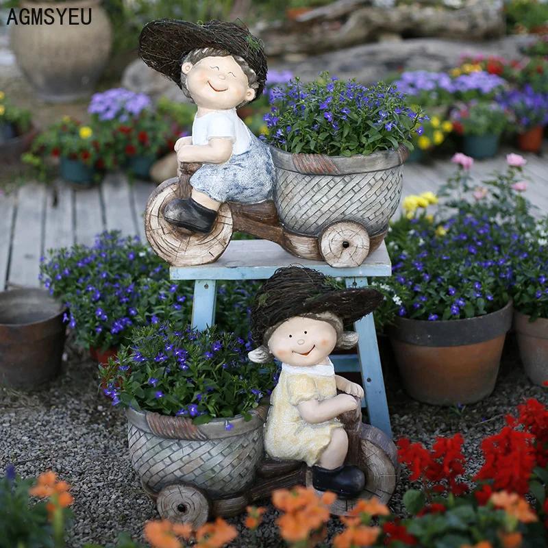 Creative Resin Cartoon Characters Boys and Girls Sculptures with Flower Pots Villa Garden Decor Landscape Home Decor Accessories