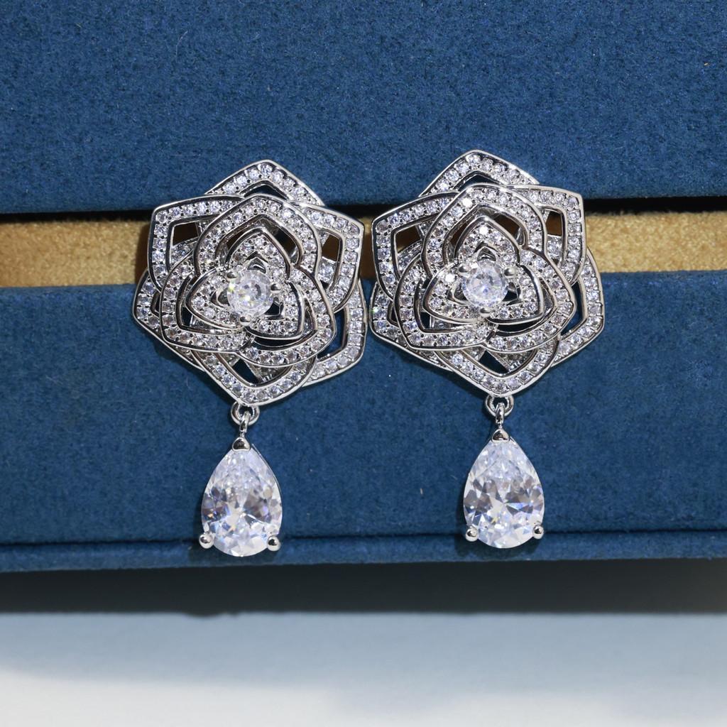 Flower Earrings Flying Saucer Earplugs, Electroplated High-quality and Exquisite Version Daily Dressing Aurous