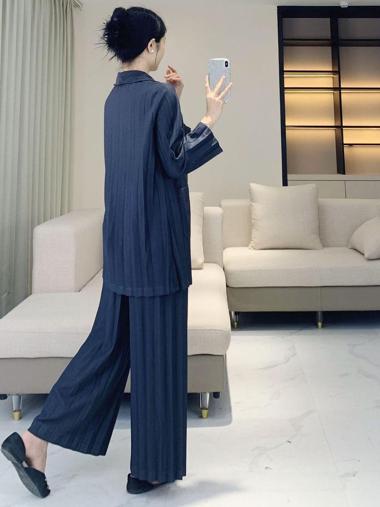 Women's High-End Pleated Pinstripe Wide-Leg Pants Set - Spring/Autumn Plus Size Slimming Suit