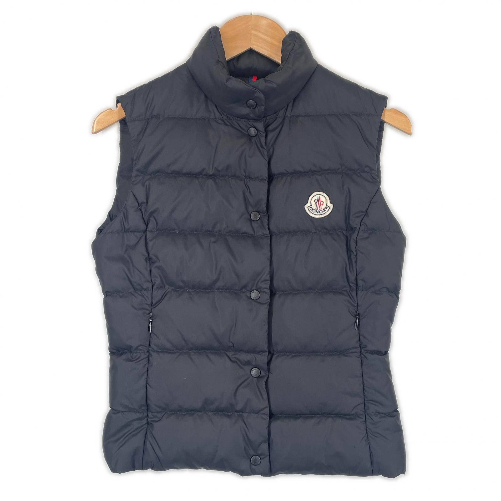 

MONCLER (0) WOMEN Down vest black Authentic Model Z6HB021