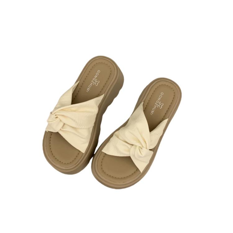 Muffin Thick-soled Cool Slippers Women's Summer Wear 2025 New with Skirt High-end High-heeled Beach One-word Sandals