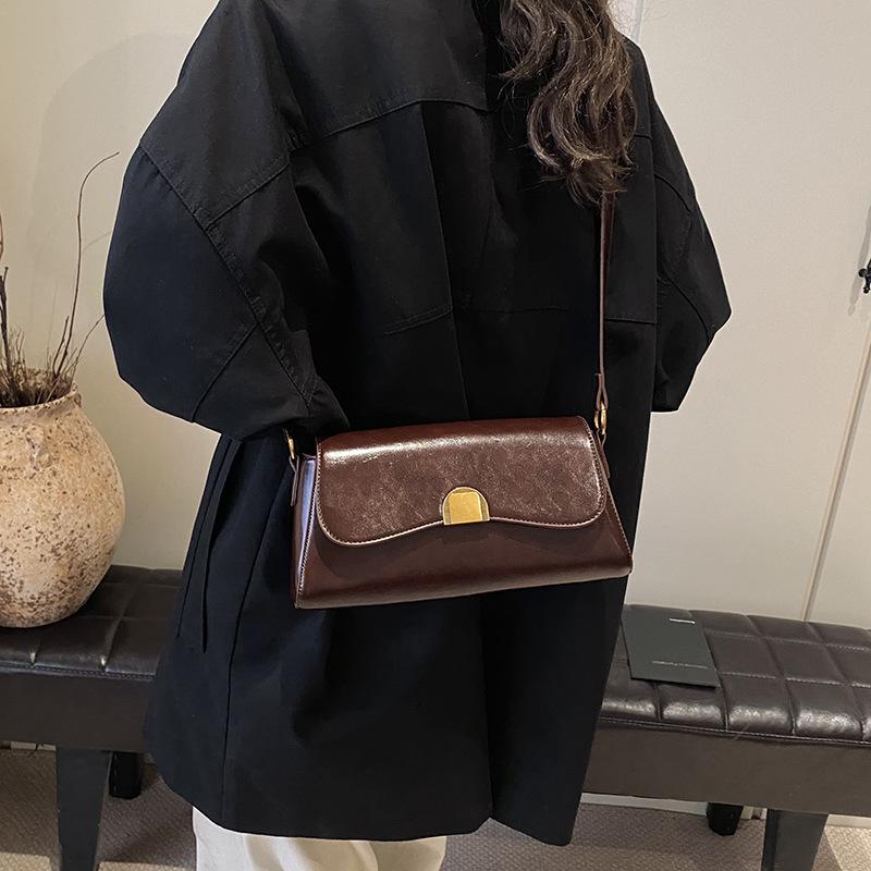 2025 New Simple Design Solid Color Women's Shoulder Bag Fashion Trend Underarm Bag Urban Leisure Messenger Bag Women