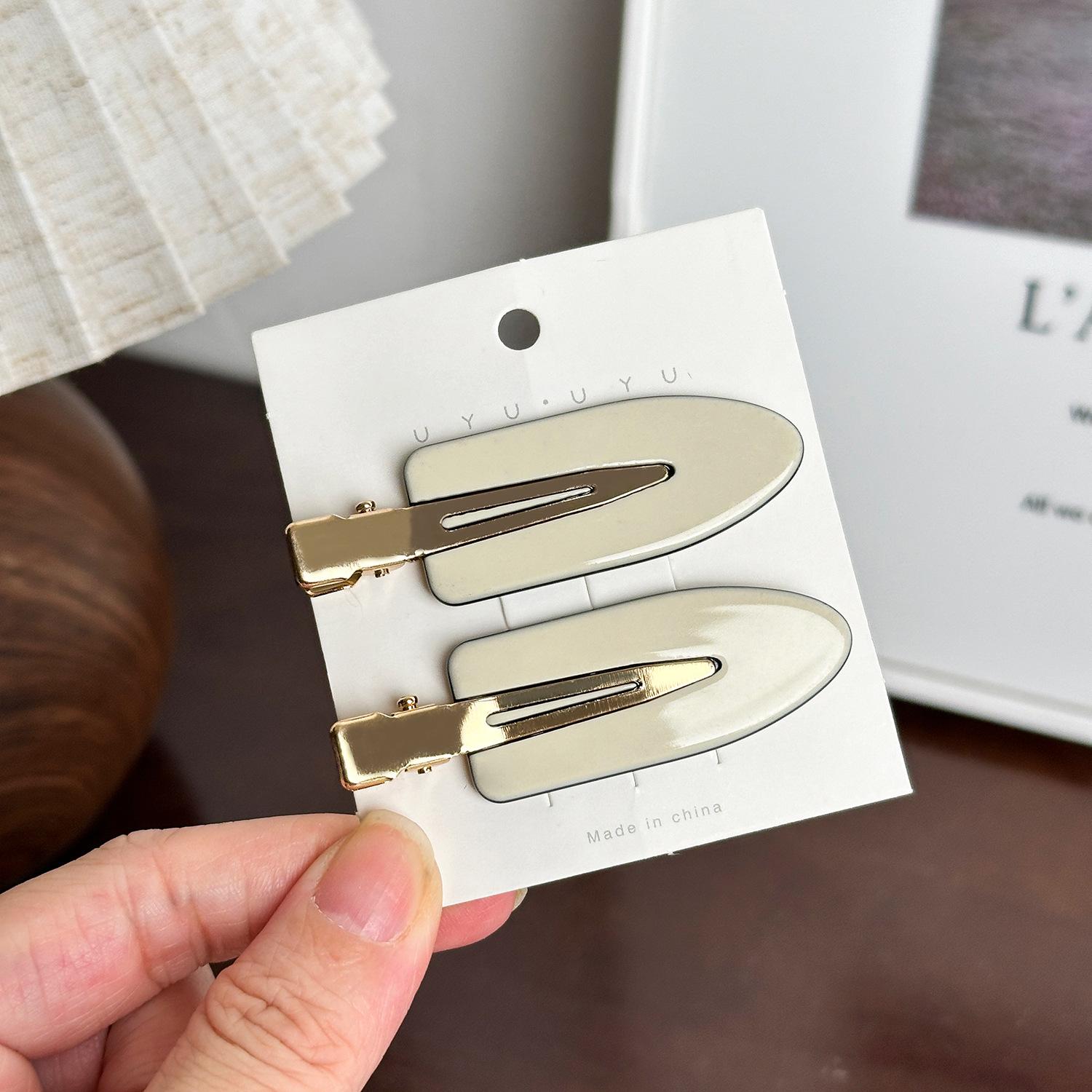 

Fashionable Hair Acetate Clutch For Women Sophisticated Colors Chic Design Suitable For Various Styles Beige 6cm