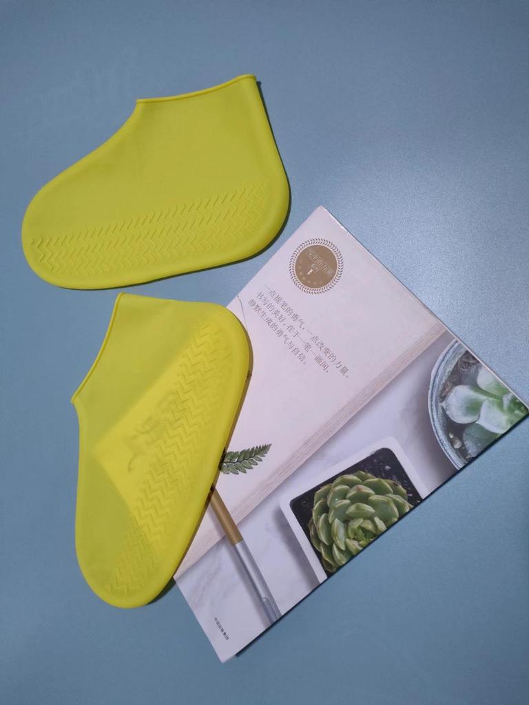 Rainproof Non-slip Snowproof Wear-resistant Latex Silicone Shoe Covers for Adults & Kids
