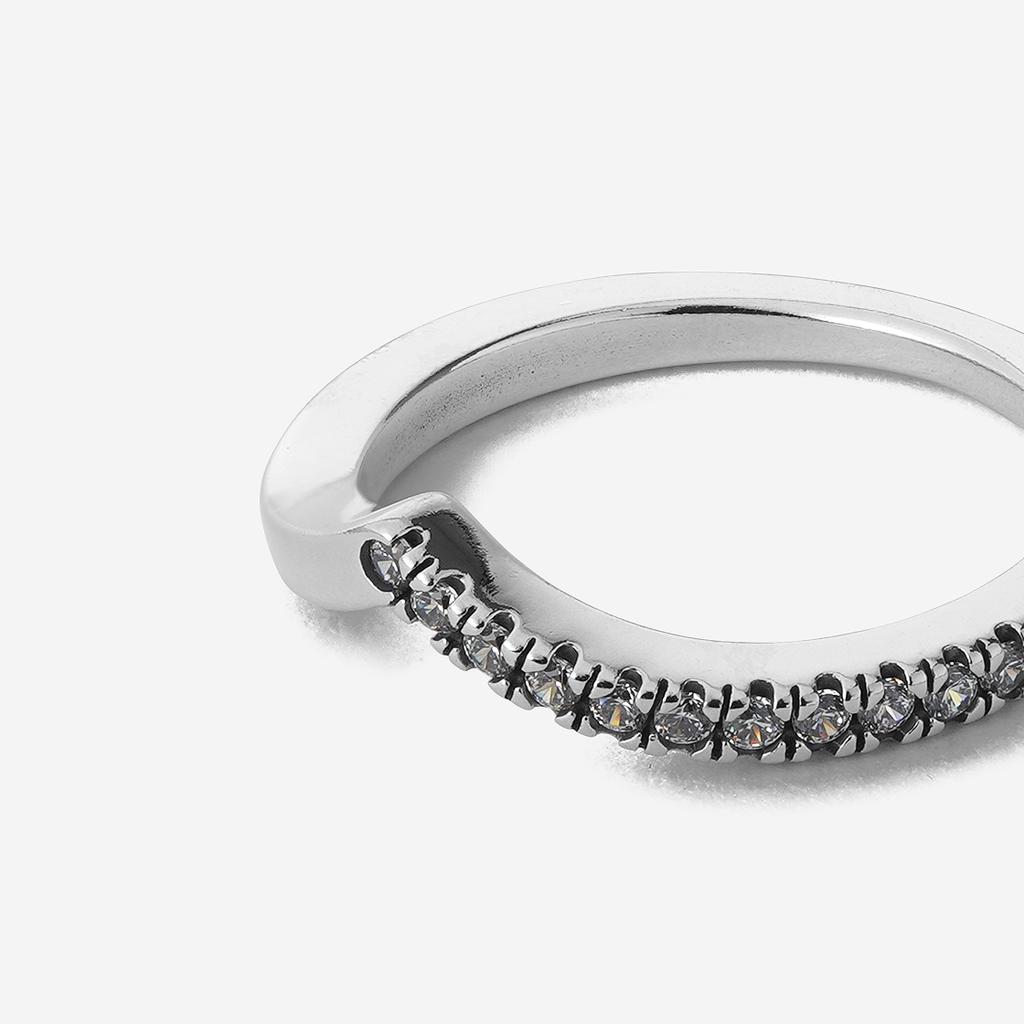 Pandora Ponadczasowa Moda Jednostronny Pierścionek z Srebra Próby 925 w Kształcie Kości Szczęścia Damski pierścionek 192394C01