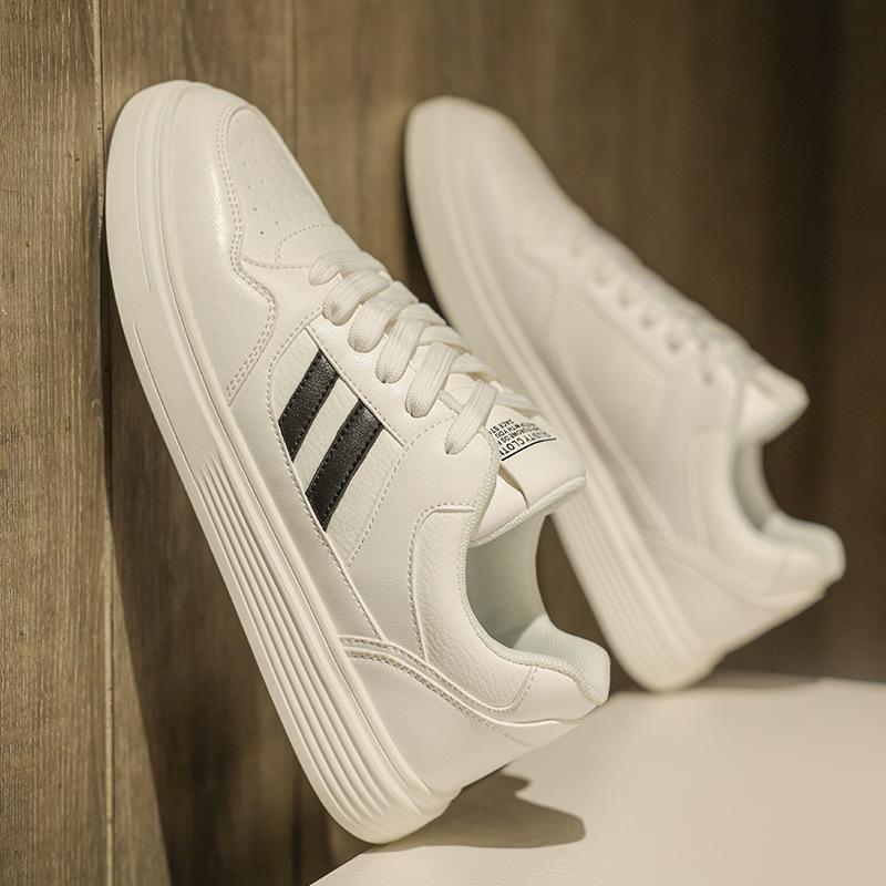 Spring New Shoes for Men Leather Casual Shoes Fashion Striped White Flat Skateboard Shoes Youth Street Lace-up Sneaker