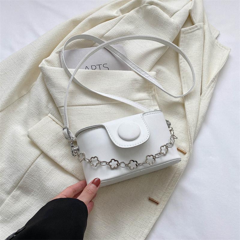 Chic And Fashionable Small Shoulder Bag For Women Perfect For Everyday Use