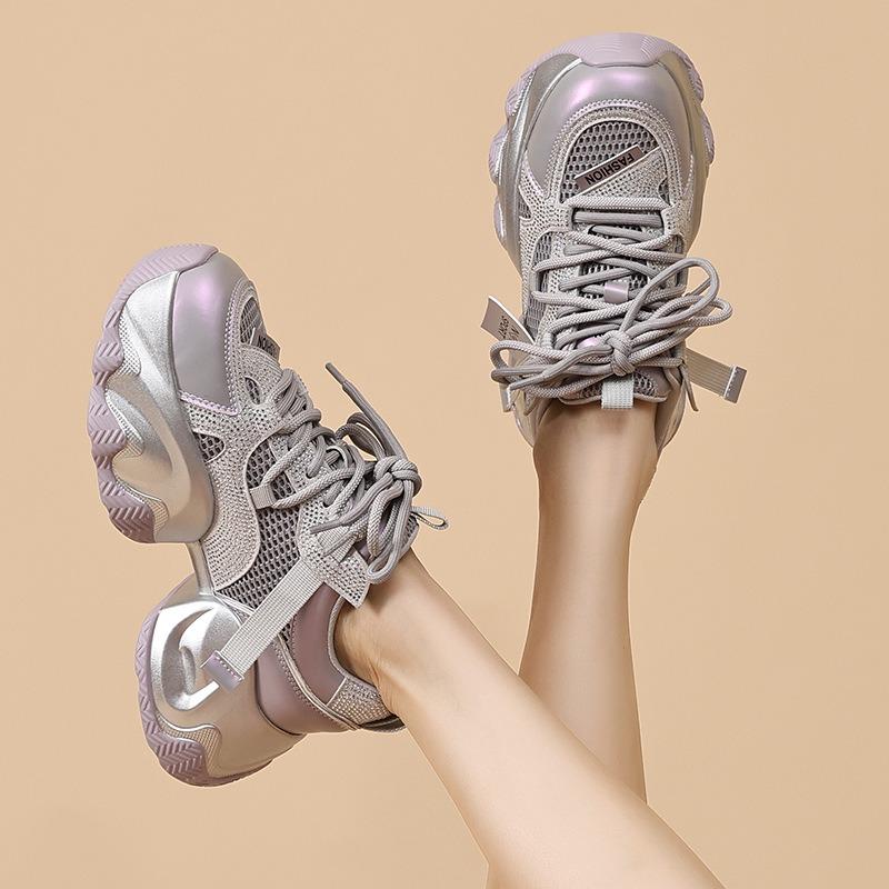 Höhenvergrößernde atmungsaktive Mesh-Schuhe Neue Herbst-vielseitige leichte Plateau-Sneaker Kinder