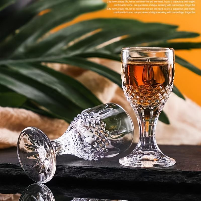 Small glass cup set suitable for Scotch whiskey, bourbon, tequila, brandy, vodka, and Christmas-themed outdoor swimming pools, beach trips, camping,