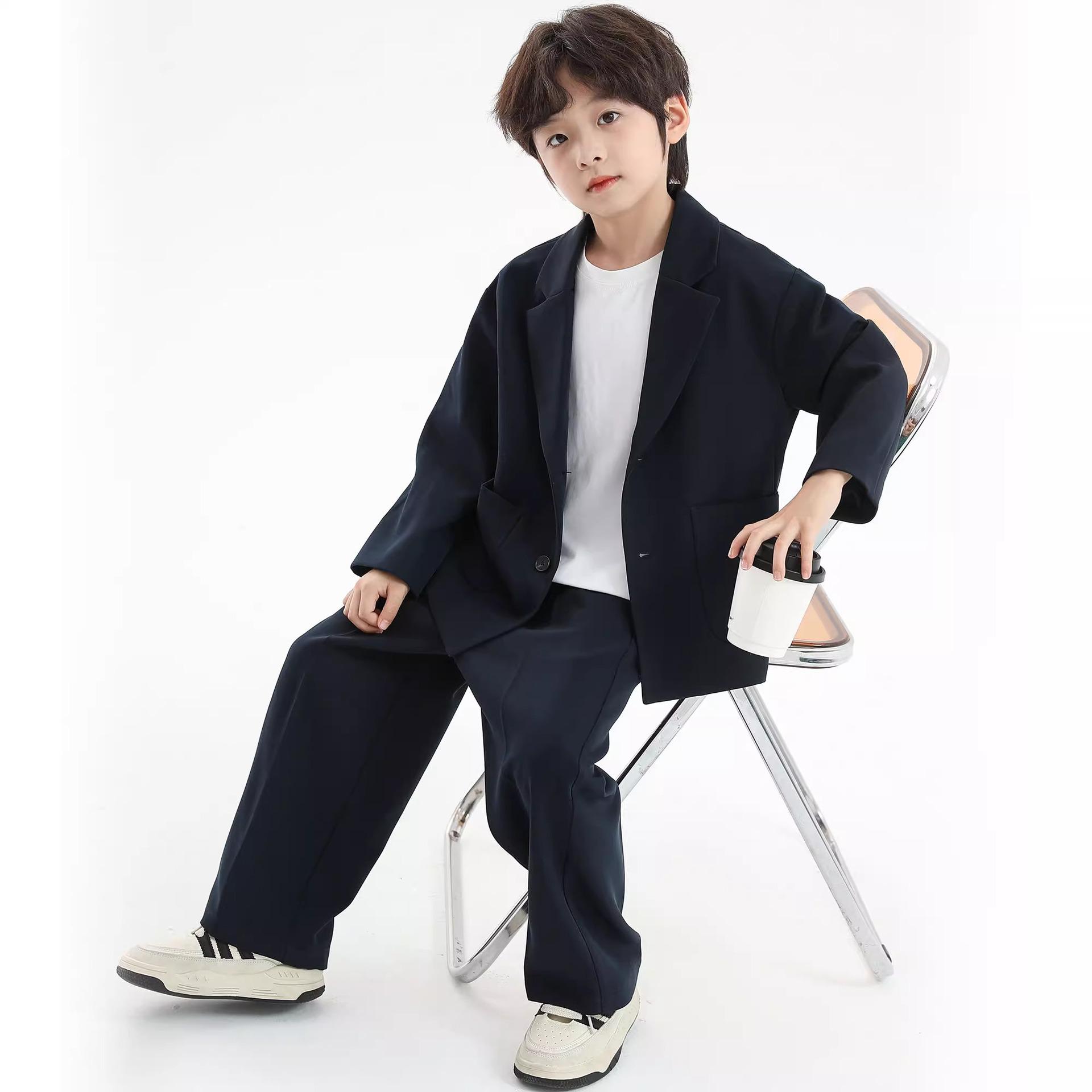 

Модный мальчиковый весенне-осенний высококачественный формальный костюмный набор: Уличный стиль и готовность к подиуму 150 cm