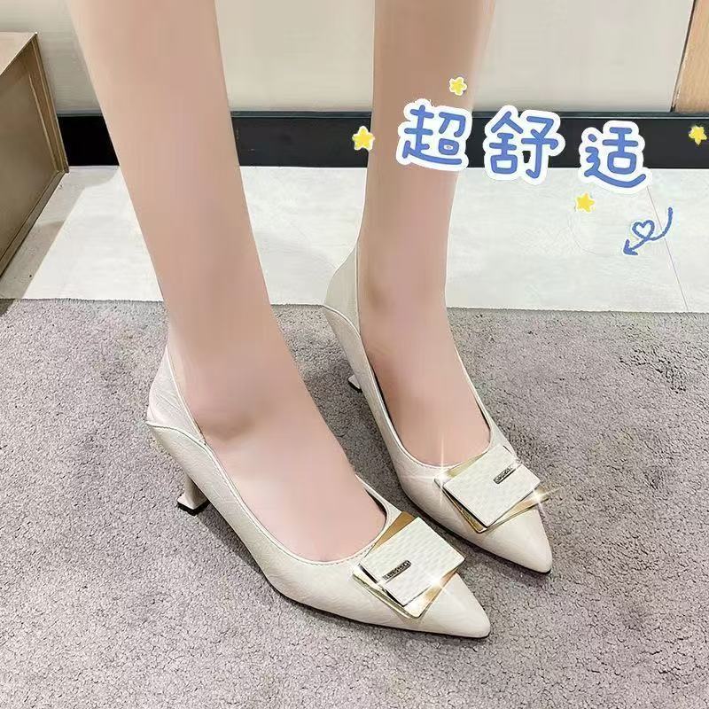 

2025 autumn new comfortable soft leather metal buckle high heels women s versatile girl pointed thin heel shallow mouth single shoes 40