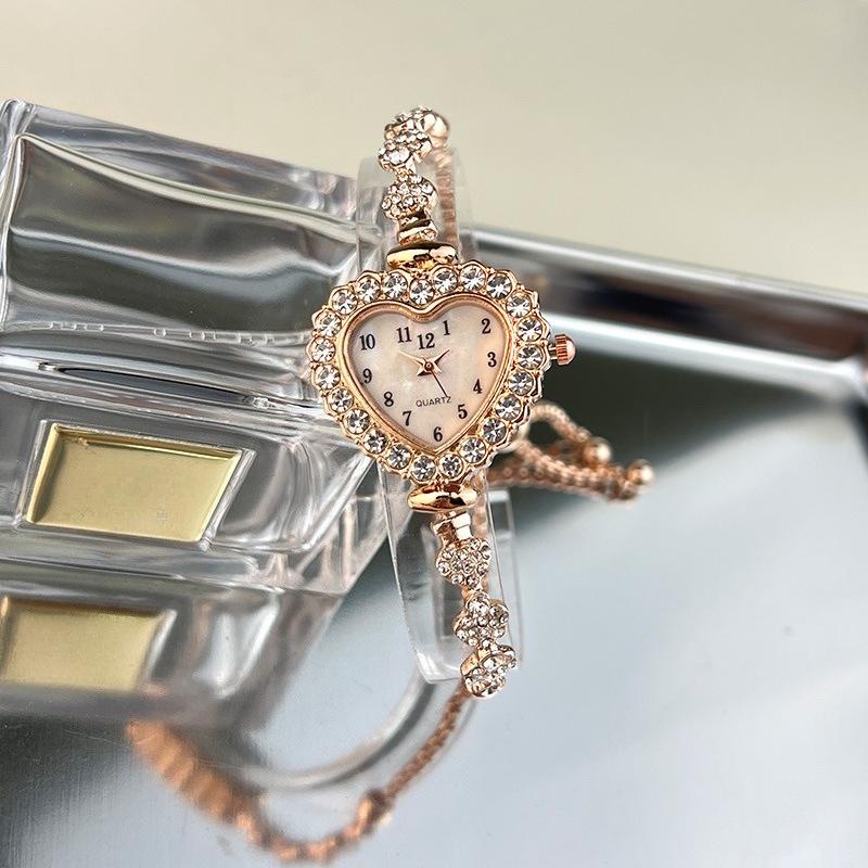 Elegant Quartz Watches Heart Rhinestone Diamond Studded Watch Strap Women Wristwatch with Adjustable Bracelet Wrist Decoration