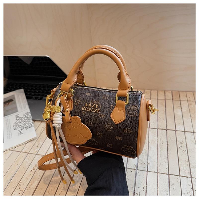 New fashion versatile spring and summer pillow bag women's niche design portable shoulder messenger bag