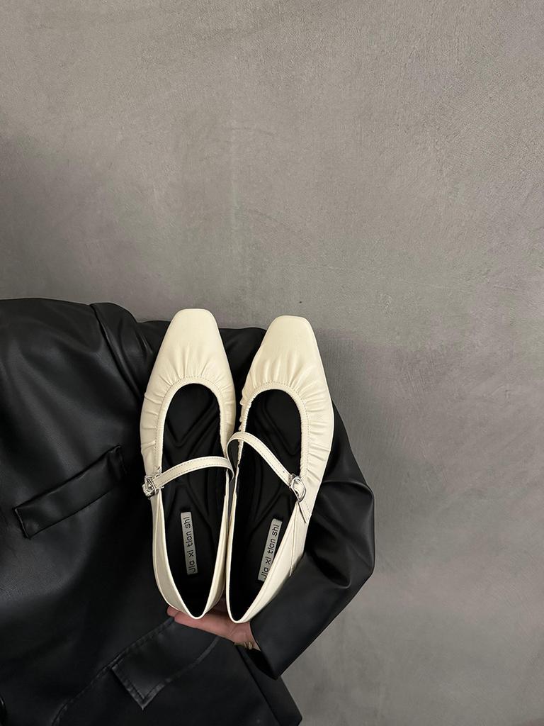Flat-bottomed silver French spring and autumn niche single shoes women's 2024 new popular skirt Mary Jane evening shoes