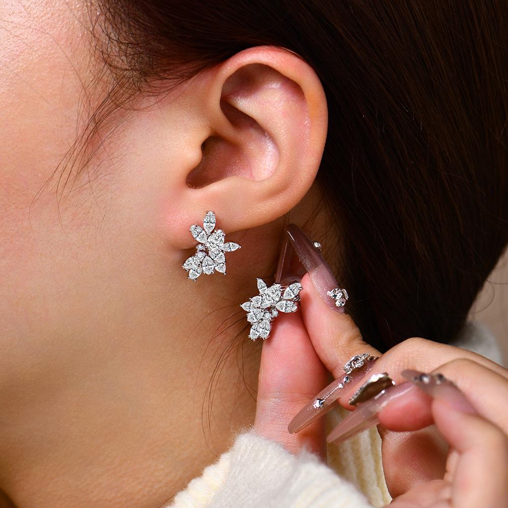 S925 Sterling Silver Leaf Moissanite Stud Earrings – Classic Light Luxury Internet Celebrity Style